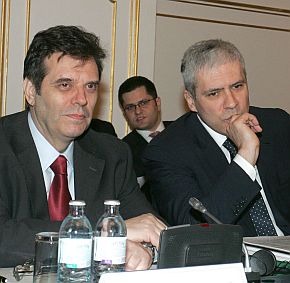 Сръбският премиер Воислав Костунца и президентът Борис Тадич