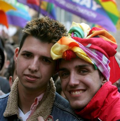 Гей-двойките във Франция вече законно ще сключват брак
