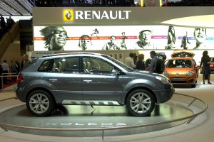 Renault се закани да закрие два френски завода
