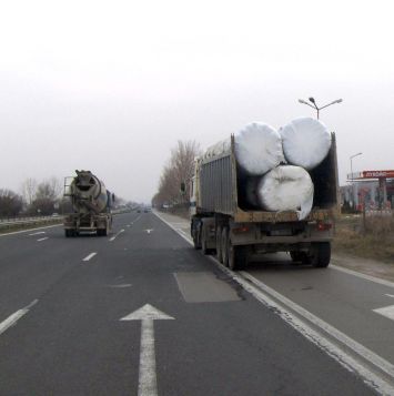 Март 2007: Боклукът потегли по АМ  Тракия  към Цалапица