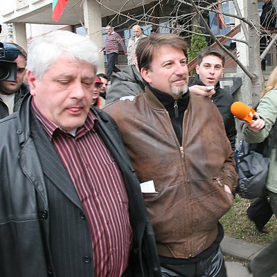”Пирогов” се чуди и мае какво да прави с д-р Пернишки