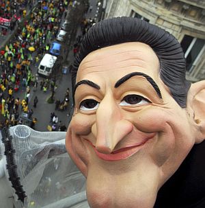 Маска на Никола Саркози