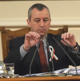 Пирински зове СЕМ и прокуратурата заради ”атаката” срещу НС