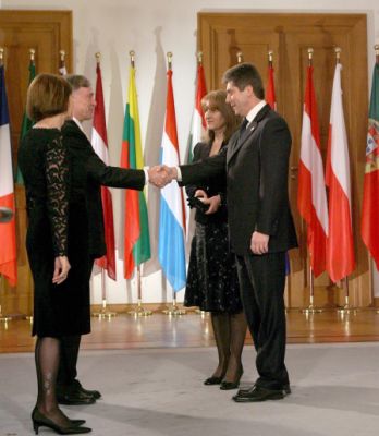 Германският президент Хорст Кьолер, неговата съпруга Ева Кьолер посрещат президента Георги Първанов и Зорка Първанова