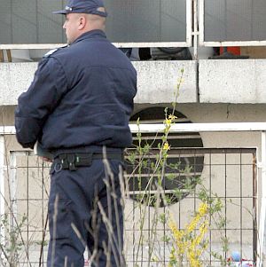 Мъж се самоуби пред полицаи в София