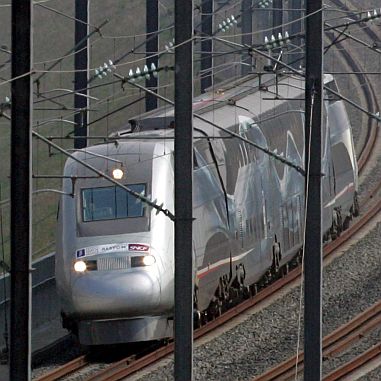 Много от средствата ще бъдат предоставени за високоскоростни влакове между страните
