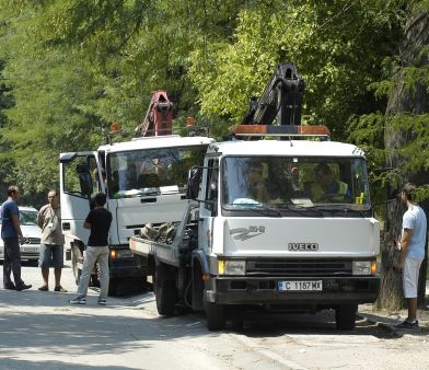 Акция по разчистването на паркирали автомобили в Борисовата градина