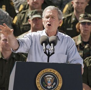 Буш вдига още по-висока стена срещу имигрантите