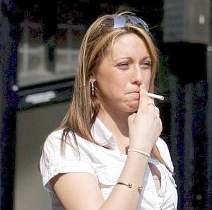 Менопаузата настъпва по-рано при жени, които пушат