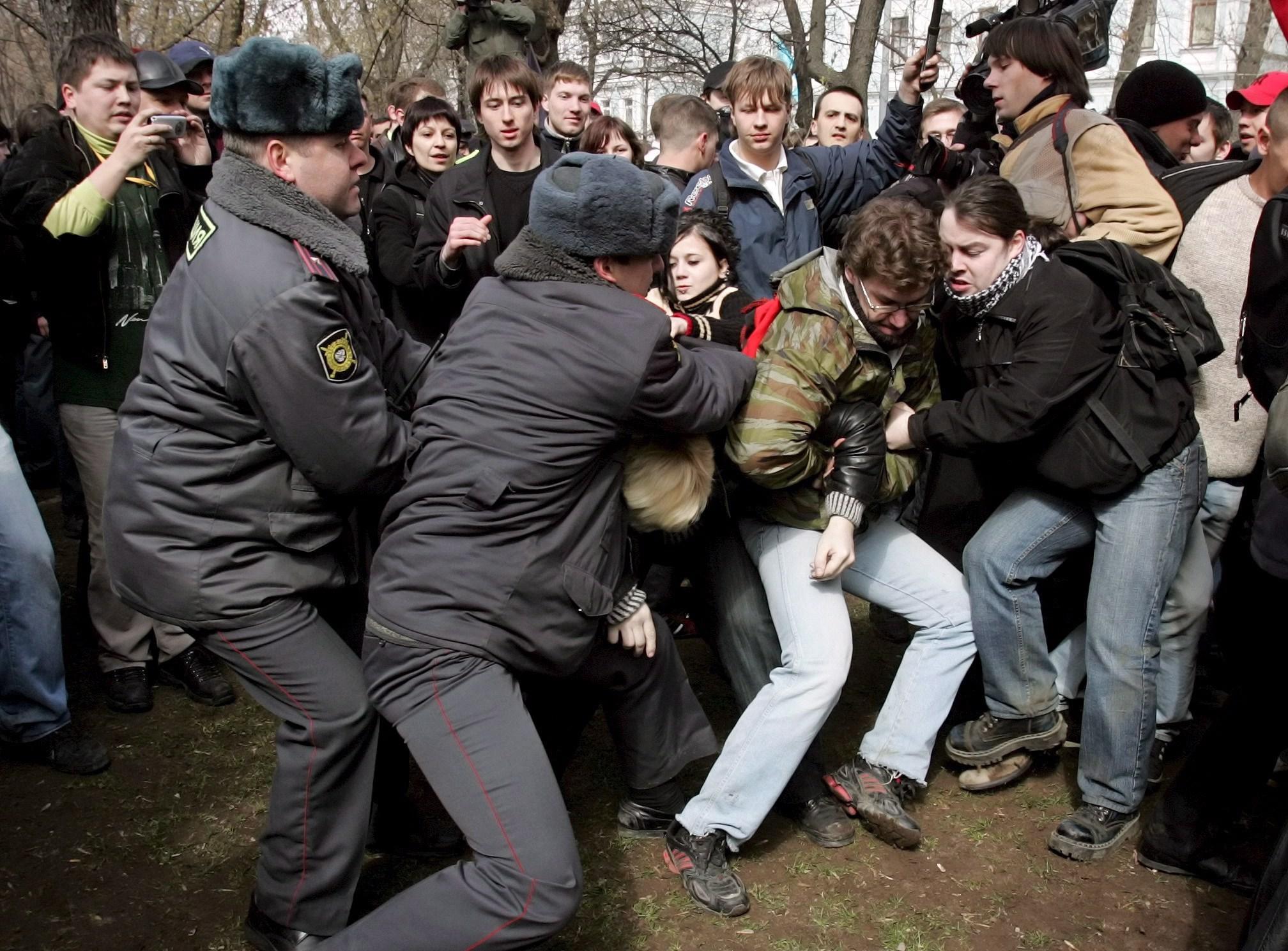 Според полицията от ”Марша на несъгласните” се опитали да провокират милиционерите