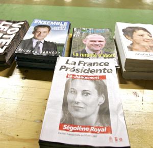 Предизборни брошури във Франция