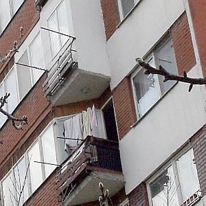 Отпуснаха по 25 кв.м на длъжник