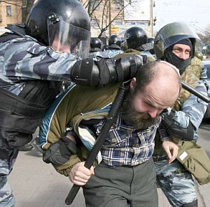 Потушаване на поредния митинг на опозицията в Москва