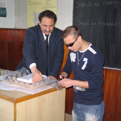 4000 ученици тестваха матурата по български за догодина