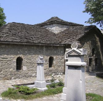 Старата църква в Батак, в която са били изклани около 2000 българи - повечето от които жени, деца, възрастни