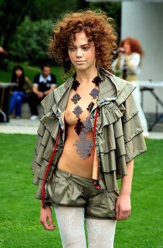 Колекция пролет/лято 2007 на Totally Erected Fashion Studio