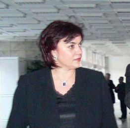 Зам.-министър Корнелия Нинова заяви за медиите, че не може да направи това, което Александров искал от нея