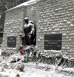 Монументът-костница на Бронзовия войник беше изнесен от центъра на Талин