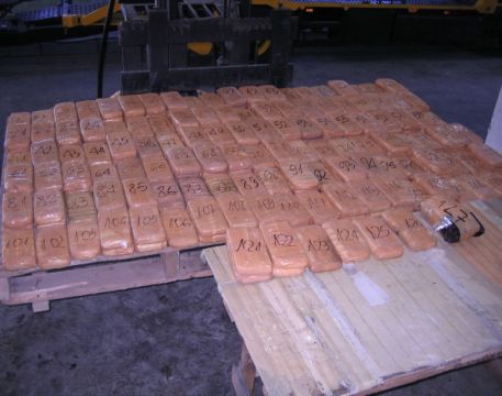 127 пакета хероин подредиха митничарите от Лесово