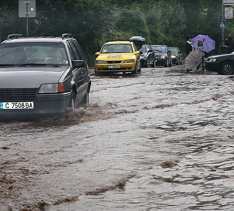 Боянската река залива столичния кв. Бъкстон