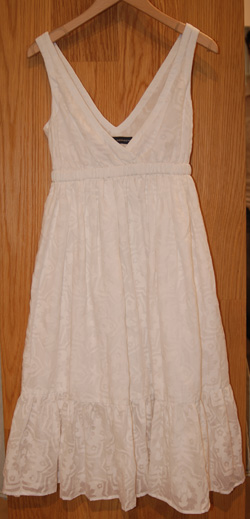 Бяла рокля French Connection – 153 лв.