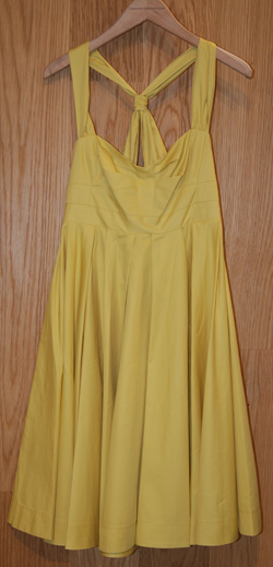 Жълта рокля French Connection – 243 лв.