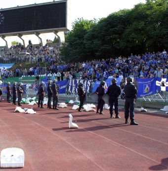 Бой между полиция и фенове на стадиона в Ст.Загора