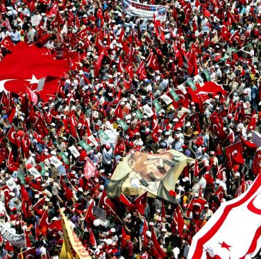 Хиляди турци протестираха ”за” светска държава