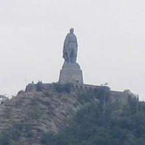 Вдигат паметник на цар Симеон, по-висок от Альоша