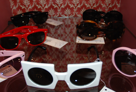 Очила с квадратни рамки Linda Farrow от бутик Aims-G - 390 лв.