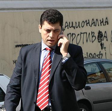 Царските депутати поискаха оставката на Велчев