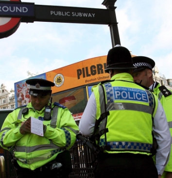 Полицията в Лондон винаги е нащрек заради възможни терористични заплахи