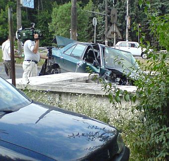 Колата на пияницата влезе в подлеза