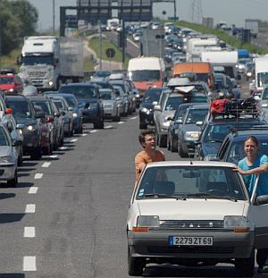 Движението по магистралата било възстановено след 3 часа