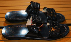 Вижте най-модните мъжки джапанки за летните жеги