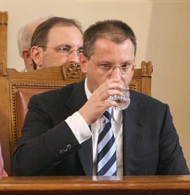 Опозицията атакува за 5-ти път кабинета ”Станишев”