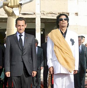 Сделките бяха договорени при първата среща между Никола Саркози и Муамар Кадафи в Либия