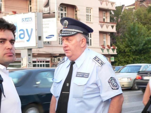 Полицаят подполковник на Орлов мост, където арестува 35 еколози