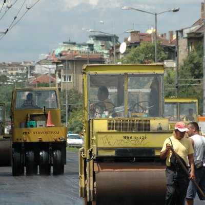 Свършиха парите за пътни ремонти в София