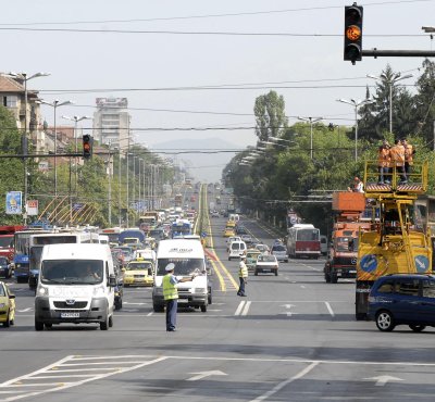 Слагат нов асфалт на част от ”Цариградско шосе”