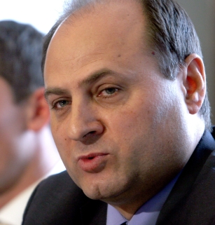 Евтим Костадинов е новият стар председател на Комисията по досиетата
