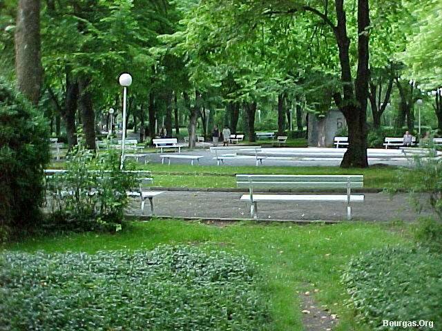 Възраждат Морското казино в Бургас