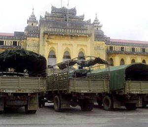 Военни блокираха центъра на столицата Янгон