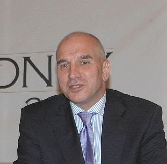 Всеки, който може, печата пари