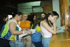 Разкриха престъпна група, уреждала студенти в общежития