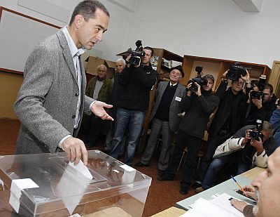 Мартин Заимов: Лошо организирано е гласуването, ЦИК не си гледа добре работата