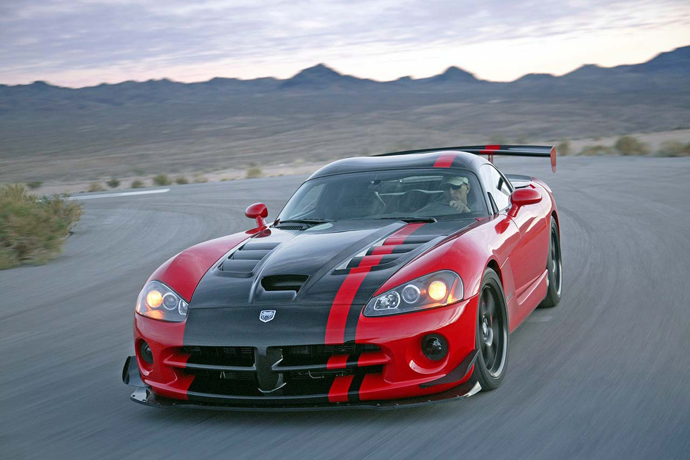 Dodge показа Viper SRT-10 за писта