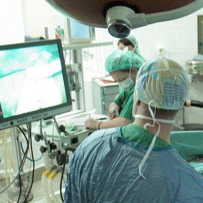 Пловдивска клиника показа безкръвна операция с лазер