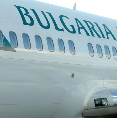 Самолетът получил повреда в двигателя