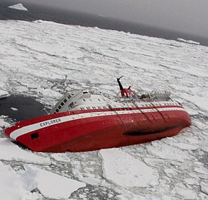 Първият круизен кораб в Антарктика потъна за 20 часа